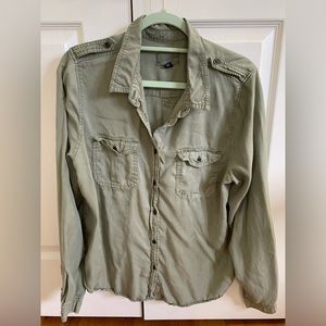 Universal Thread Long Sleeve Button Down Shirt